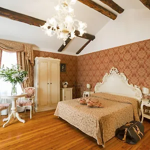 3* Konukevi Palazzo Guardi
